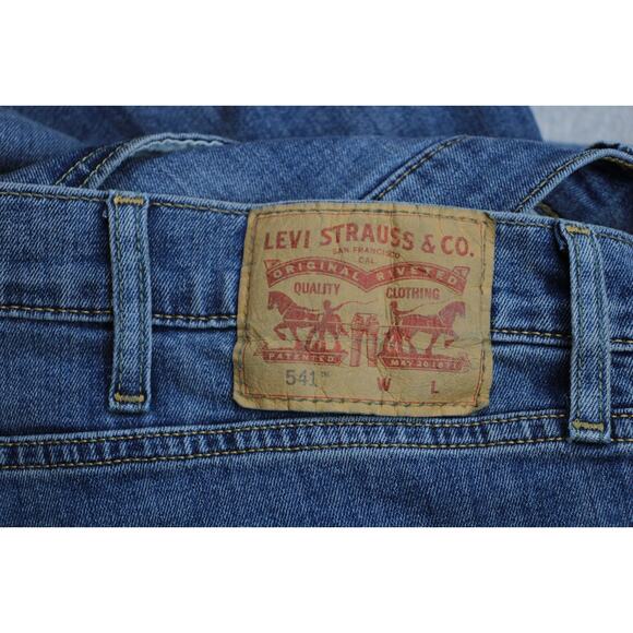 Levis Jeans Mens 44 x 32 Blue Cotton Blend Stretch 541 Athletic Tapper Fit - Picture 5 of 8